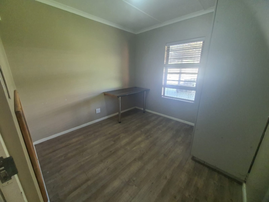To Let 3 Bedroom Property for Rent in Cove Rock Eastern Cape